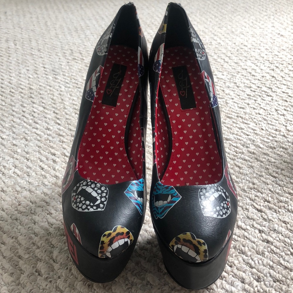 Vampire “Bite Me!” Pumps - image 3